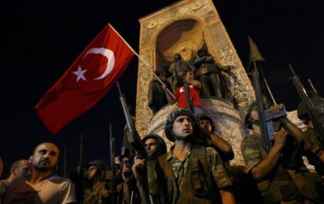За попытку переворота в Турции уволены уже 45 тысяч человек 