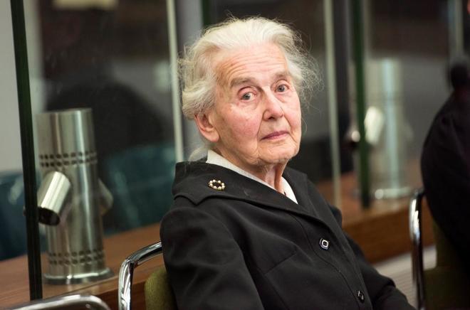 88-летнюю немку осудили за отрицание Холокоста
