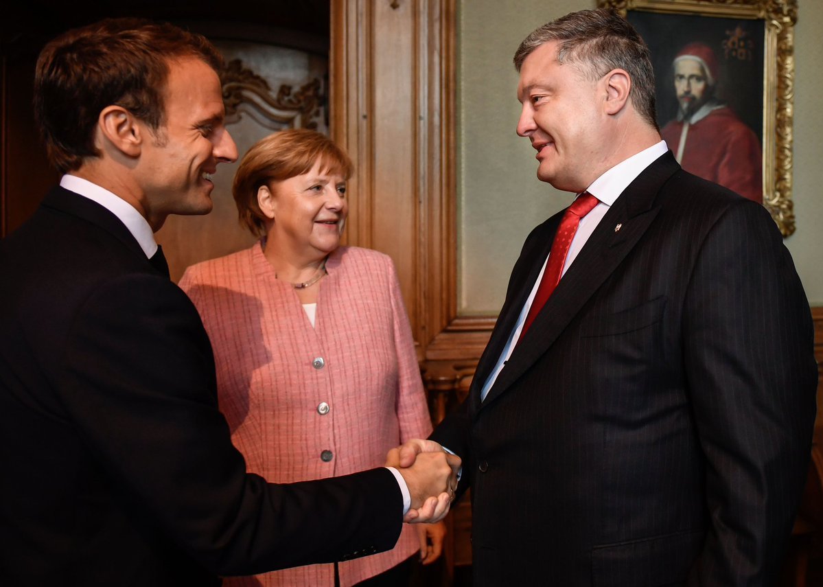 Встреча в "нормандском" формате без Путина: Меркель пообщалась с Кремлем