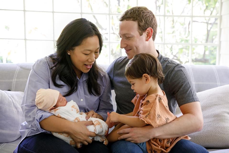 У главы Facebook Марка Цукерберга родилась ещё одна дочь, которую назвали Август
