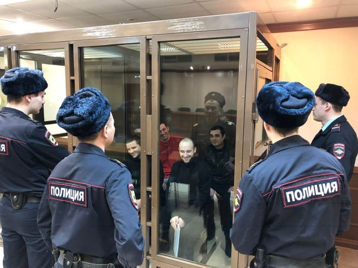 Фото - задержанные РФ украинские моряки