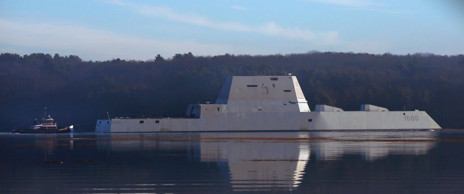 Самый крупный в истории США эсминец Zumwalt вышел на испытания