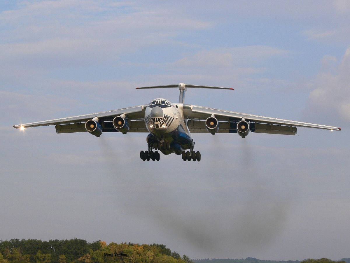 Крушение Ил-76 в России: найдены тела летчиков и «черный ящик»