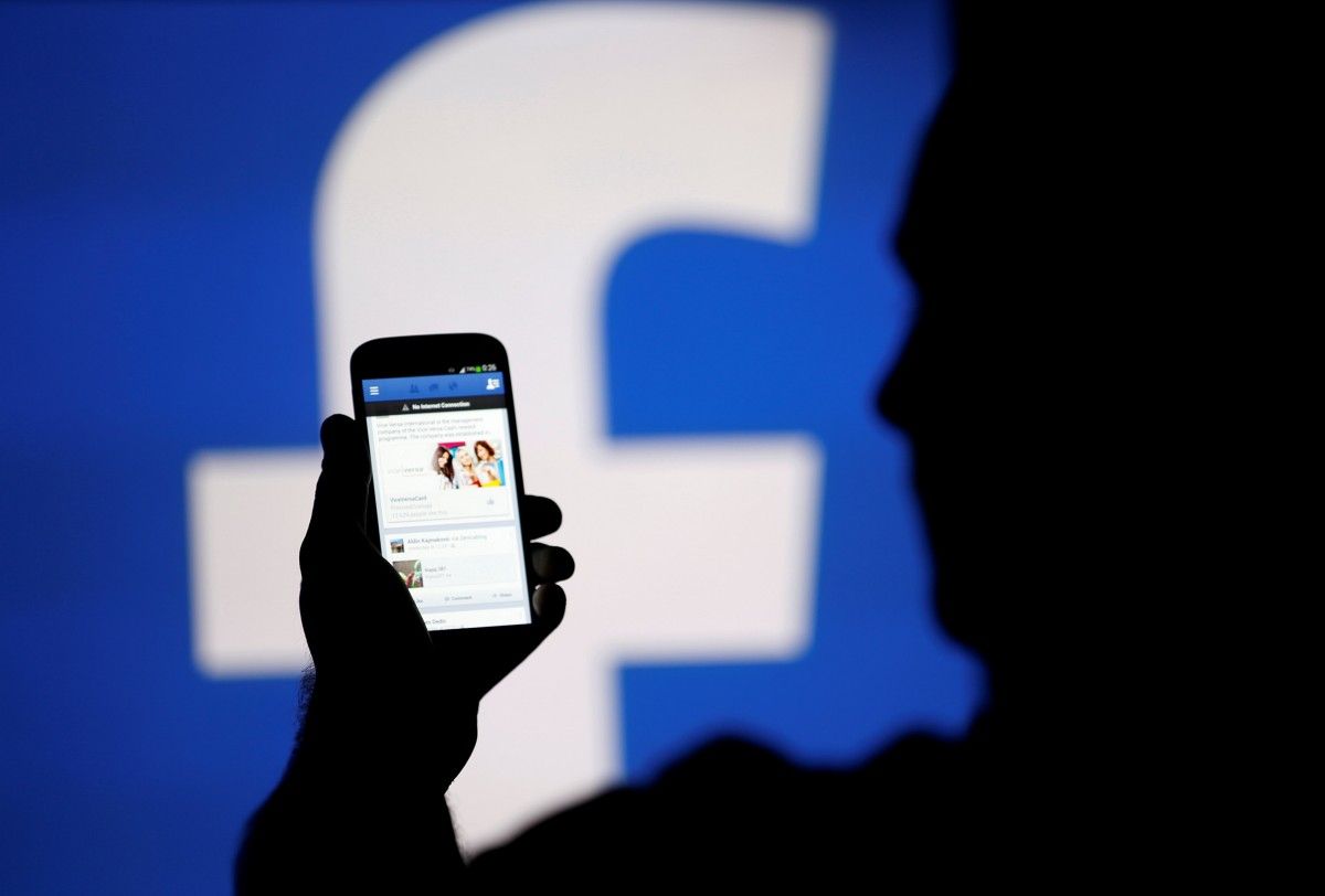 Facebook разрешил ограниченную рекламу криптовалют