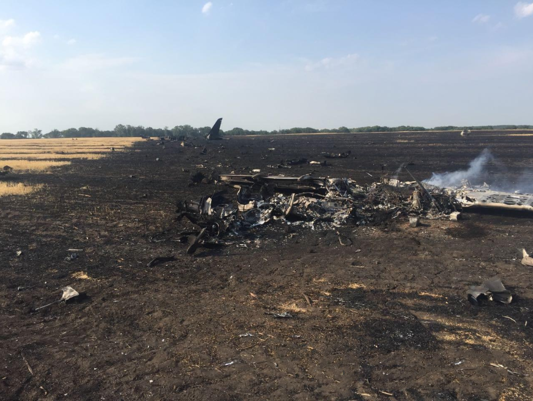 Фото - В Харьковской области потерпел крушение военный самолет