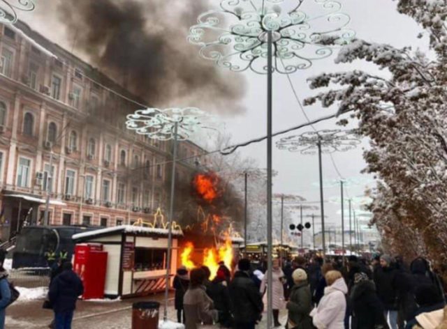 На Софийской площади вспыхнул пожар