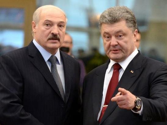 Порошенко поздравил Лукашенко с переизбранием на пост Президента
