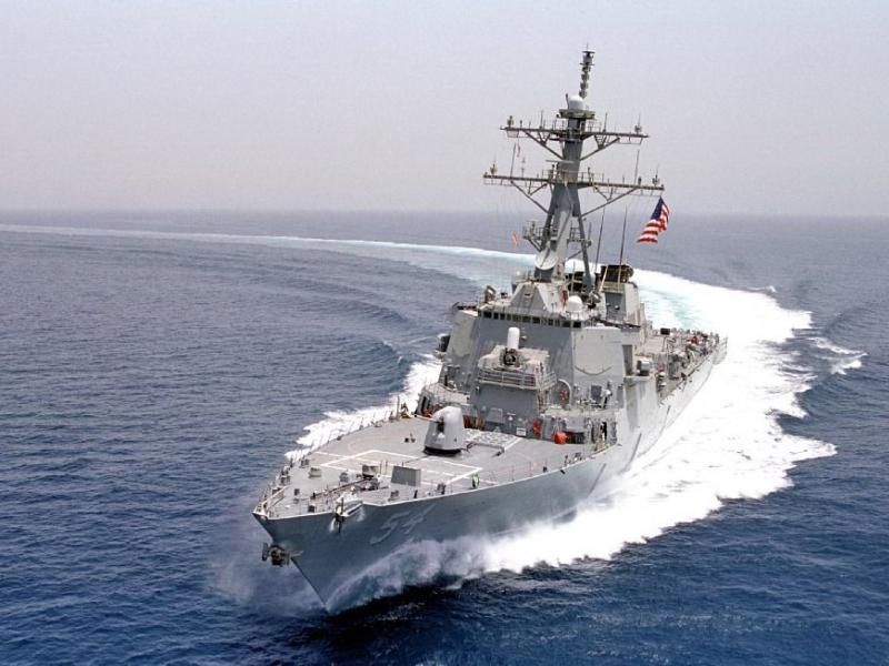Эсминец США снова обстреляли у берегов Йемена