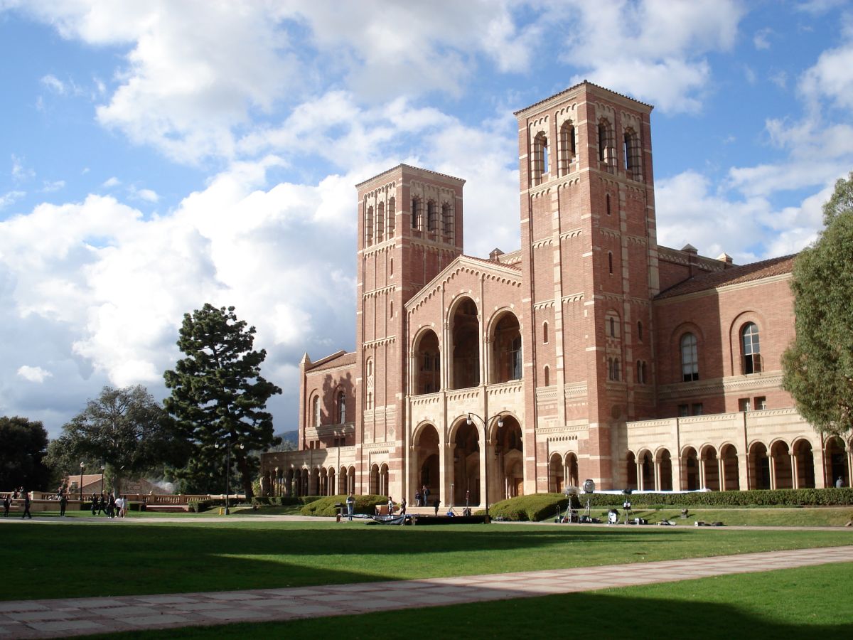 Калифорнийский университет Лос-Анджелеса