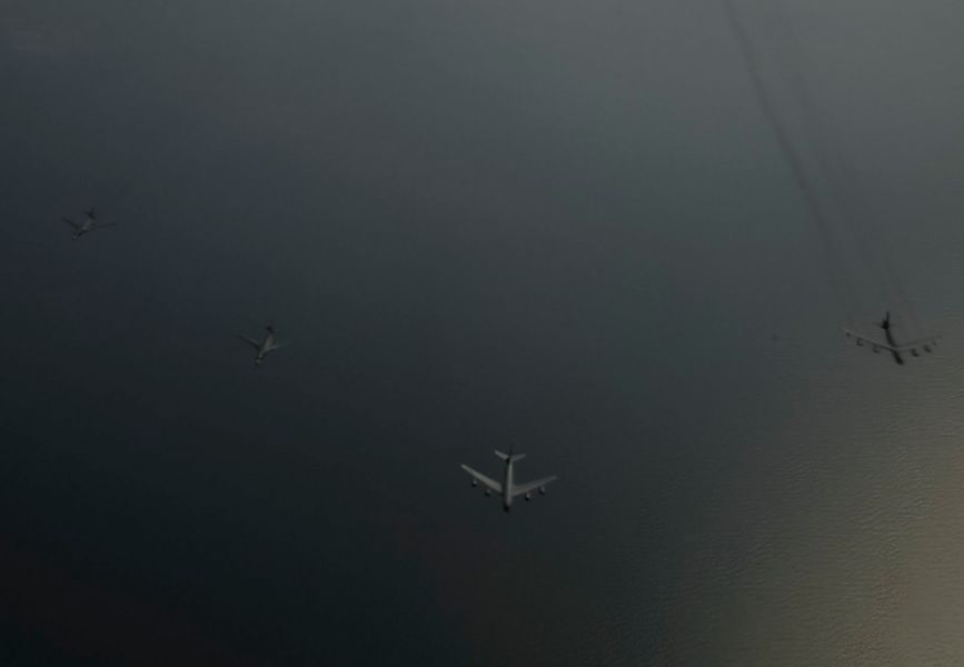 Пентагон опубликовал кадры перехвата российскими Су-27 самолётов США