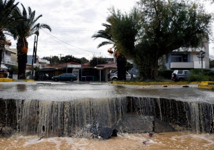 В Греции бушует мощнейший ураган: фото и видео
