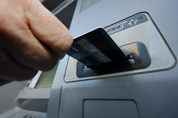В Японии обокрали 1400 банкоматов