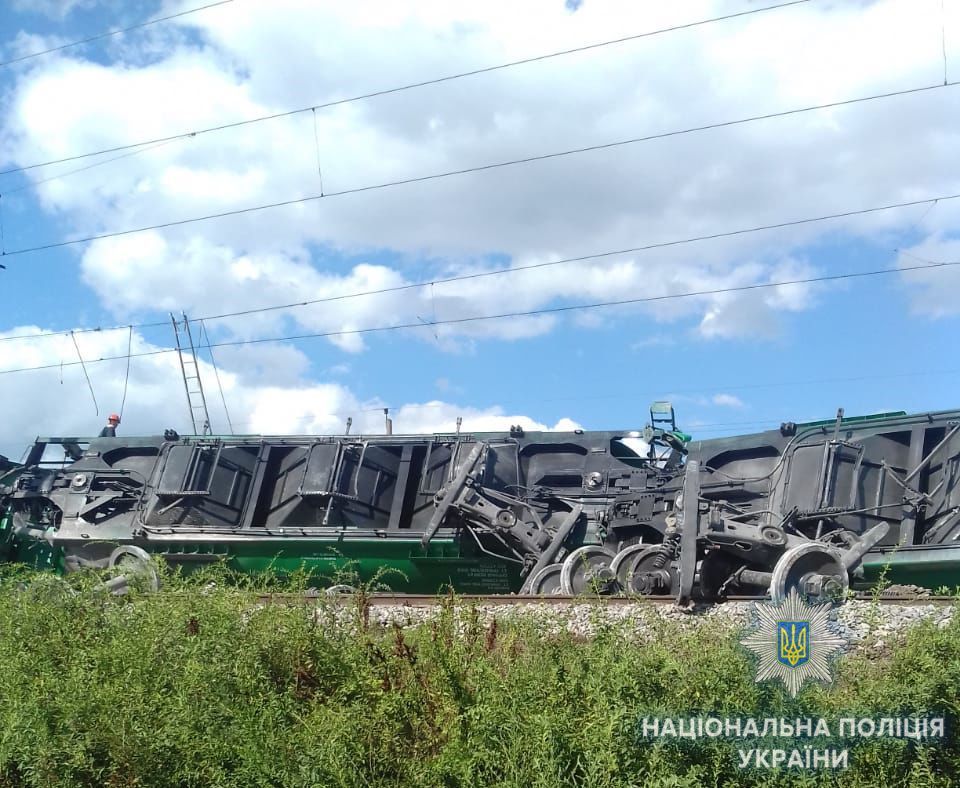  Ж/д катастрофа под Одессой: перевернулось 12 вагонов: