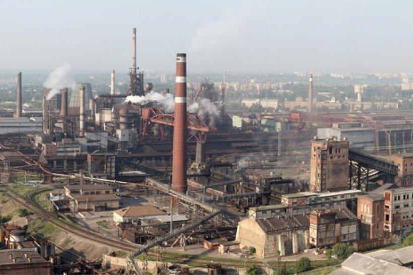 Впервые со времен Второй мировой: Днепровский металлургический завод остановился из-за преступных схем - СМИ 
