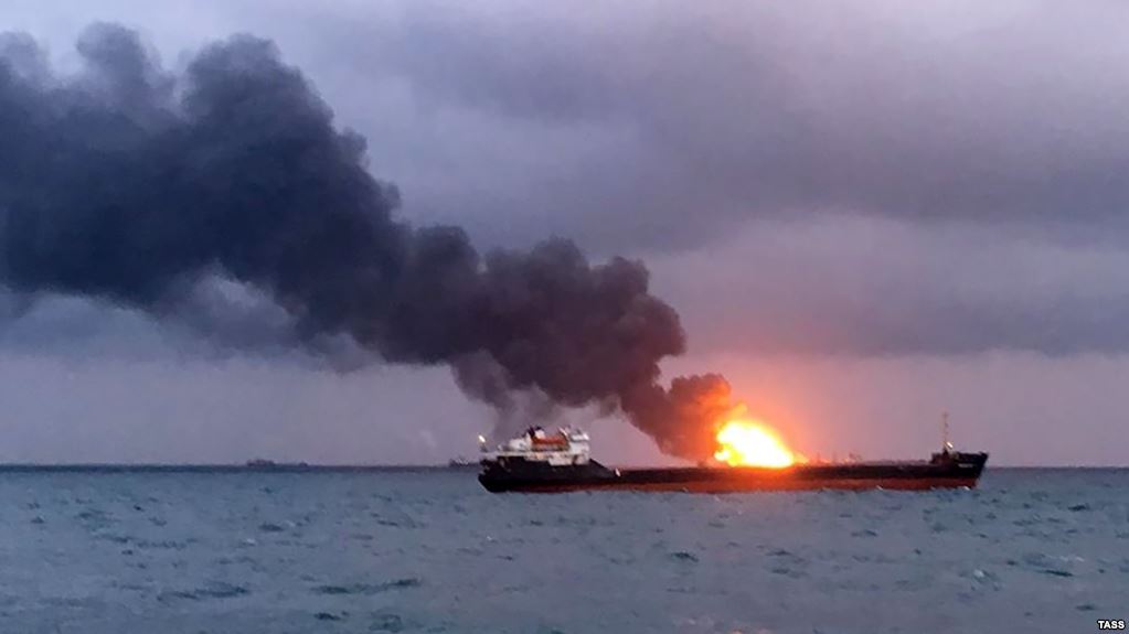 фото - пожар на танкере