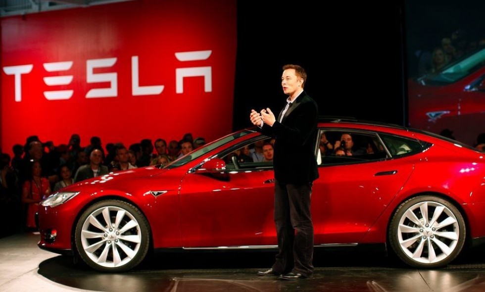 Акции Tesla упали после заявлений Илона Маска о сокращении штата