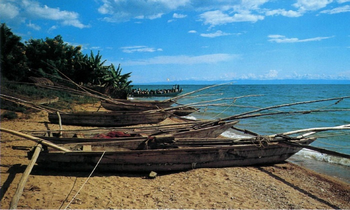 Крушение лодки в озере Танганьика унесло жизни 129 человек