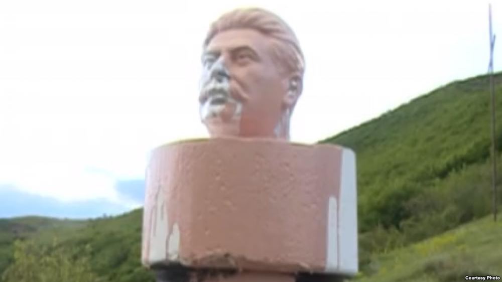 Бюст Иосифа Сталина
