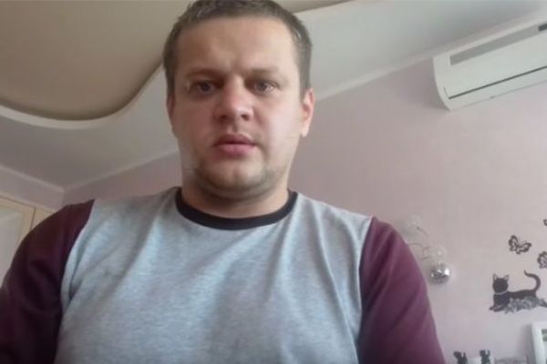Потерявший семью в Кемерово Востриков "продался" Путину