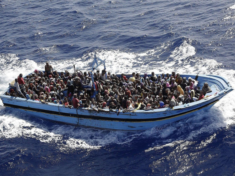 В Средиземном море потерпела крушение лодка с беженцами, свыше 80 погибших