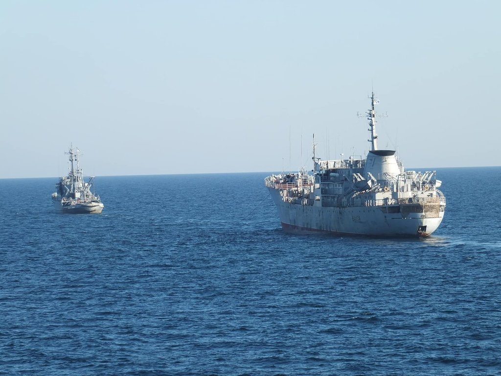 Флот Украины приблизился к Крымскому мосту: подробности