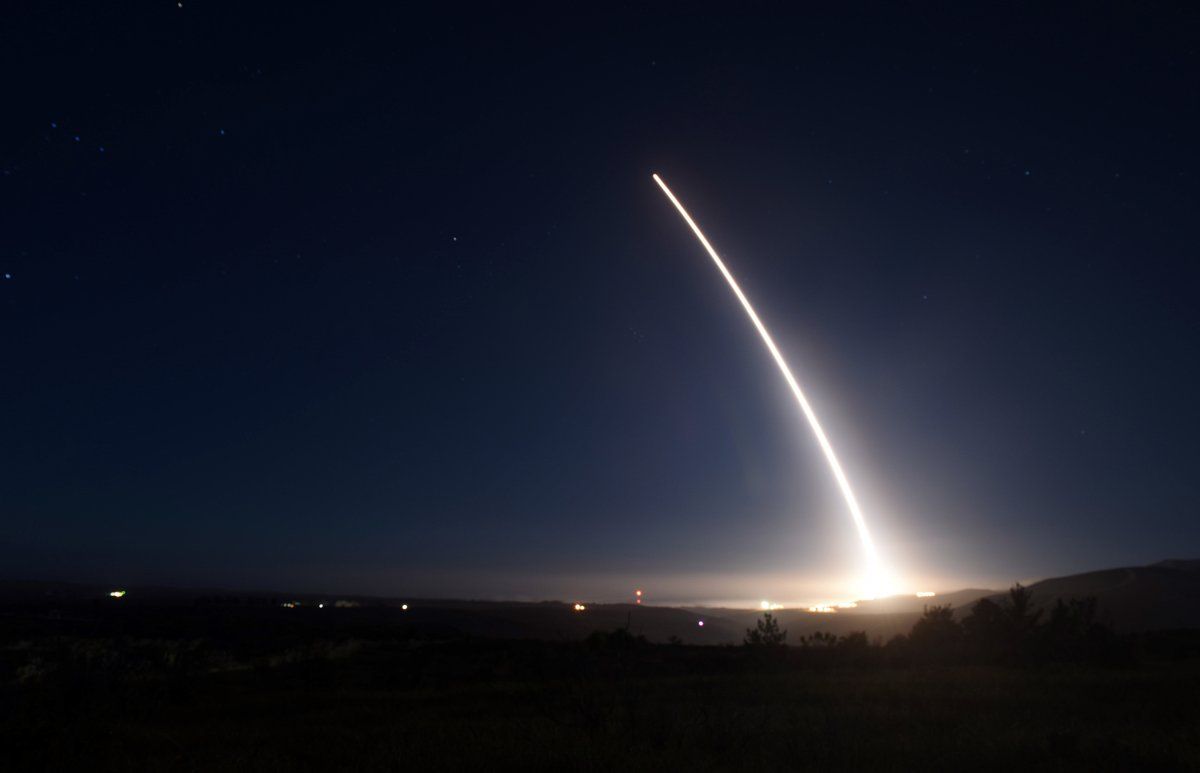 США второй раз за неделю испытали межконтинентальную ракету