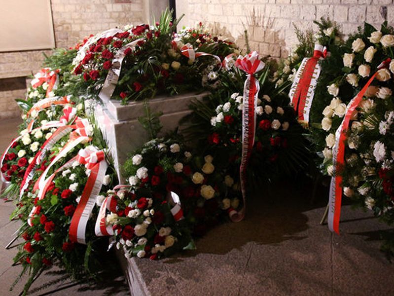 В Польше перезахоронили президентскую чету Качиньских