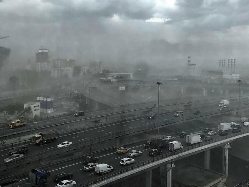Появились фото и видео последствий урагана в Москве
