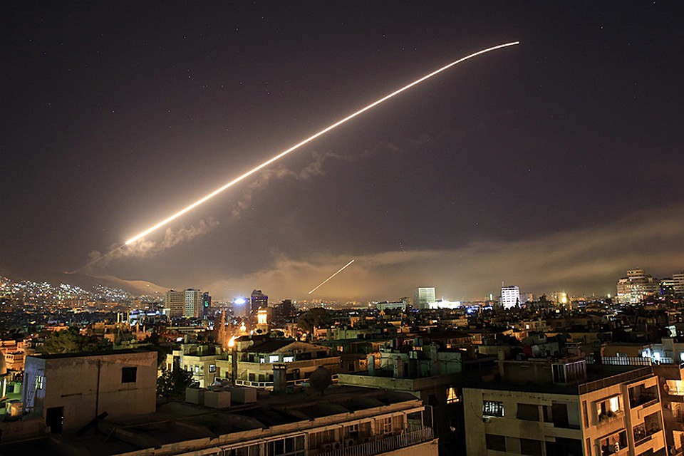По Сирии нанесли ракетные удары: фото и видео