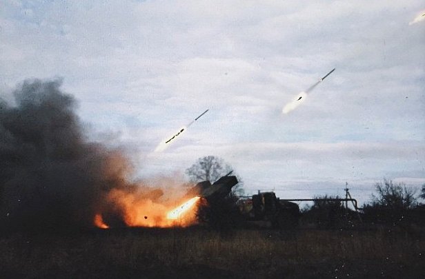Штаб АТО: террористы 111 раз за сутки обстреливали позиции украинской армии