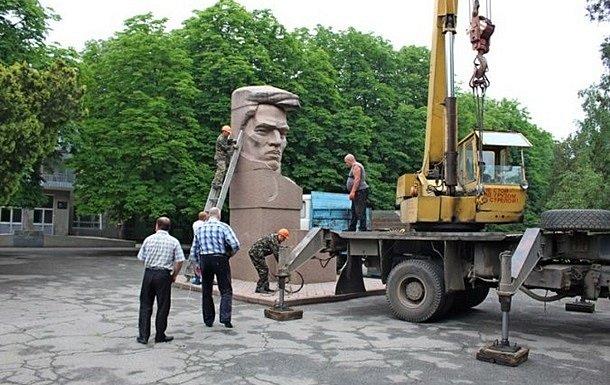 Демонтаж памятника