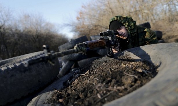 На Луганщине под обстрел боевиков попала дамба 