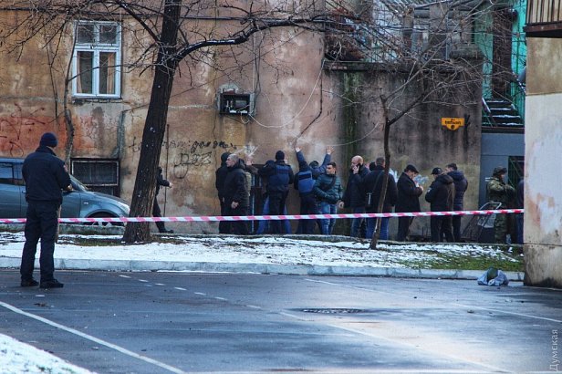 В Одессе со стрельбой задерживают преступников: есть погибший (видео, фото)