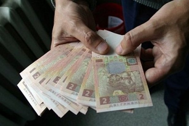 С 1 мая в Украине увеличились минимальные пенсии и зарплаты