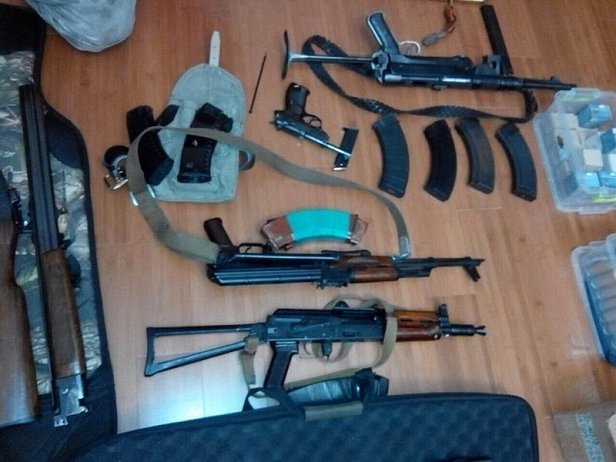 На Луганщине у бывшего чиновника времен Януковича обнаружен арсенал оружия