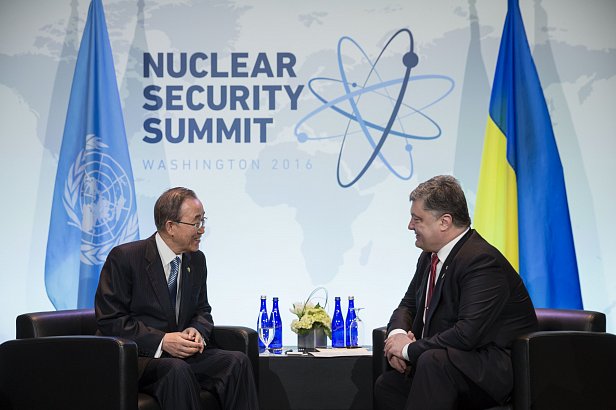 Порошенко пригласил генсека ООН на мероприятия  по случаю 30-летия Чернобыля