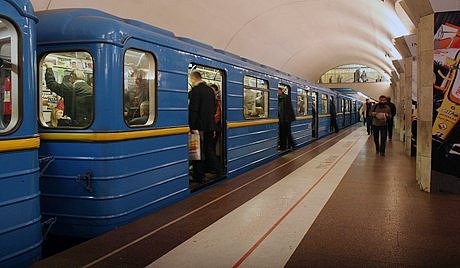Киевская «подземка» 12 октября поработает на час дольше 