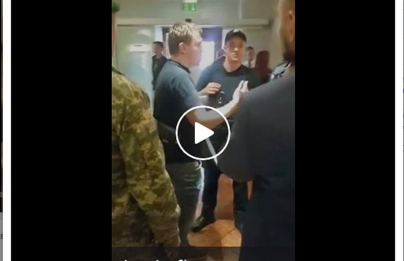 Правоохранители пришли в гостиницу, где живет Саакашвили (видео)