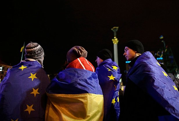 На фото - украинцы на Майдане 
