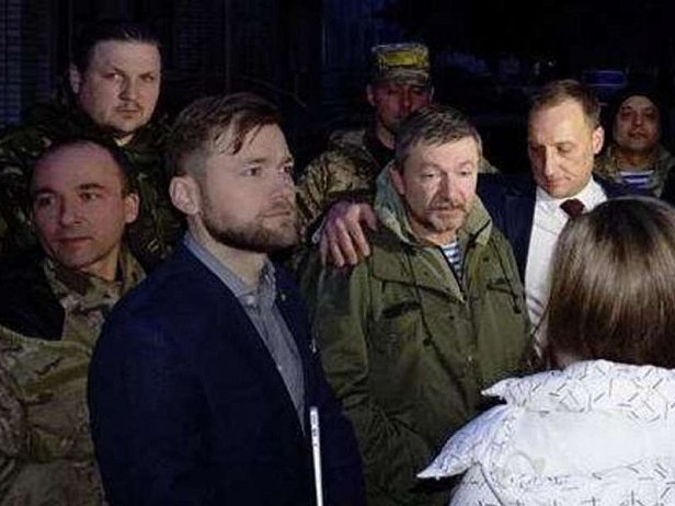 Бойцы, захватившие в плен российских ГРУшников, находятся под арестом