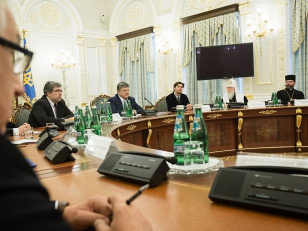 Пётр Порошенко на встрече с представителями всеукраинского совета церквей и религиозных организаций