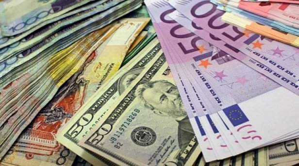 Курс валют от НБУ: начало недели открыла крепкая гривня