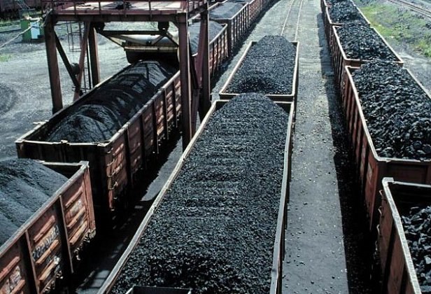 ДТЭК возобновил поставки угля из зоны АТО