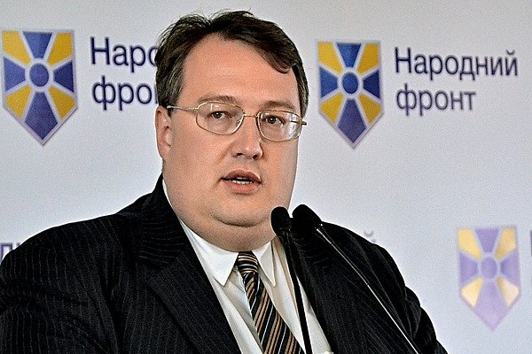 Геращенко: украинцам усложнят получение водительских прав