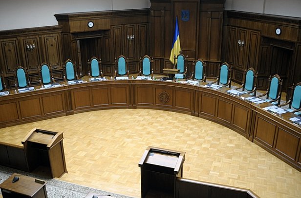 Судьи, работающие при Януковиче, успешно проходят переаттестацию