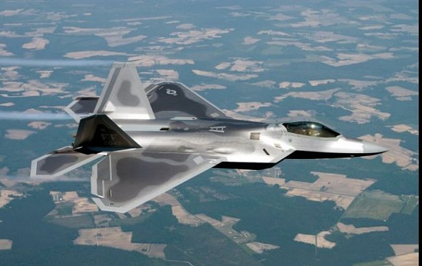 США решили разместить в Европе истребители F-22 
