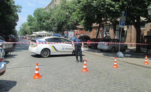 Одесские полицейские ищут взрывчатку в одесском Нацбанке