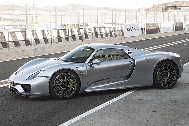 Porsche объявил о сервисной кампании и отозвал суперкар 918 Spyder