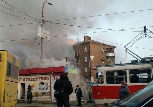 СРОЧНО: возле метро Лукьяновская пожар (фото)
