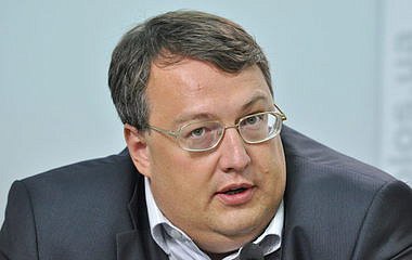 Геращенко посоветовал антиукраинскому блогеру Шарию приготовиться к переезду на ПМЖ в Россию